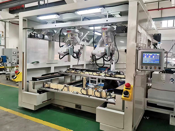 L232-B223項目門檻條焊接加卡扣安裝 工作站